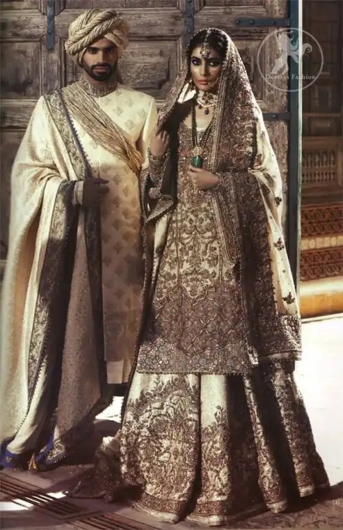 Pakistani Bridal Dress - Off-White Shirt Jamawar Lehenga Embroidered Dupatta