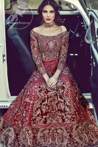 Bright red Crinkle Chiffon blouse / Choli has been adorned with beautiful handmade embroidery all over the front and back. It comes with Bright red Crinkle Chiffon flared lehenga. The lehenga is adorned beautifully with exquisite embellishments at the bottom. Matching velvet applique work border on four sides of dupatta.