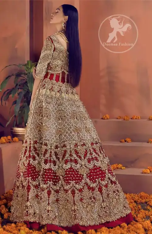 Reflecting royalty and the majestic beauty of statuesque shape and silhouette this bridal dress is perfect for your special day.