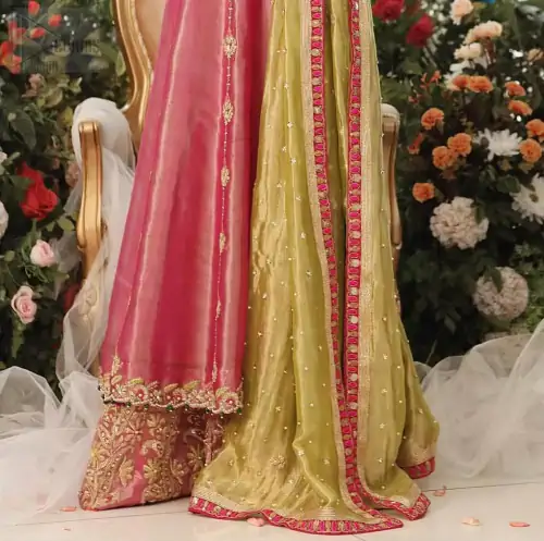 Nothing speaks of femininity and class louder than this mehndi outfits for bridesmaids. This beautiful mehndi dress comes with anarkali