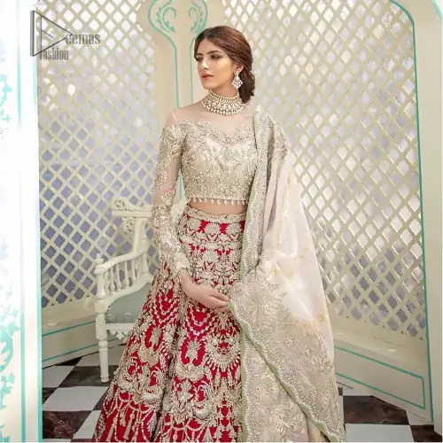 This elegant ensemble turns timeless piece into a chic fantasy. Best choice for your wedding day. This outfit is enhanced