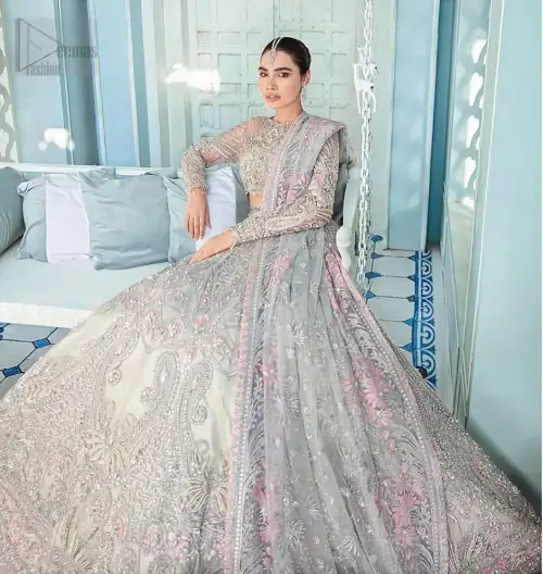 Its an unforgettable look that will effortlessly take you from day to night this festive season. Unique craftsmanship and detailed