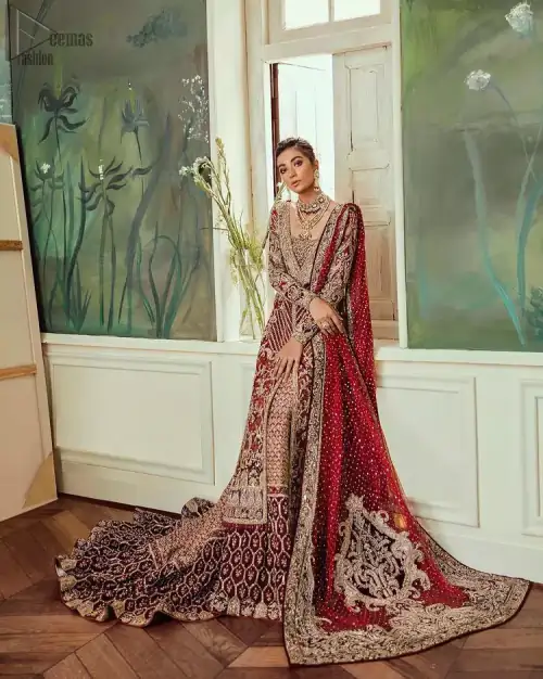 Chic, sleek and undeniably romantic, this beautiful deep red gown might just be the one for you. With pure fabric