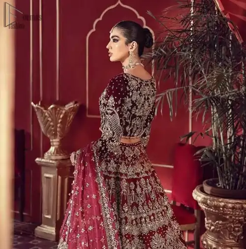Maroon Velvet Lehenga Blouse – Dupatta