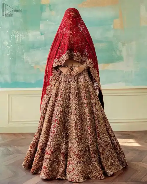 Come up with something fab on your wedding day, with a meritorious Red Lehenga Blouse. A full-sleeved attire made with