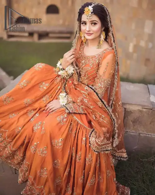 Time to treat yourself with an orange article of Deemas Fashion. This orange heartiest mealtime article will twirl your heart. 