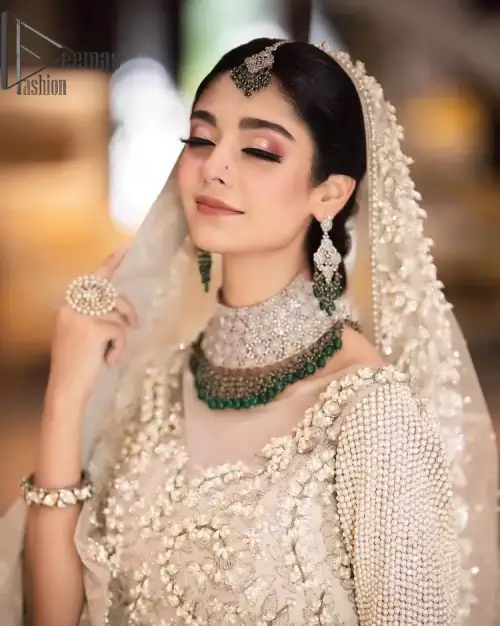 Nothing shines out more than a bride in her most natural state. For the Love of Ivory, this outfit was