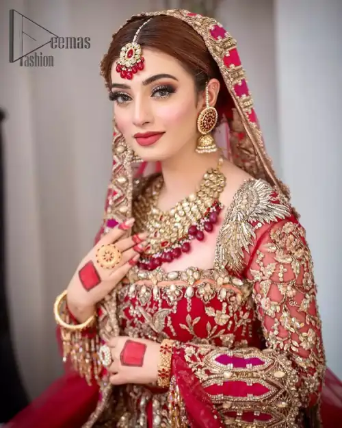 Red, is the colour of love being objective for your Big day. As every bride wants to feel as fresh