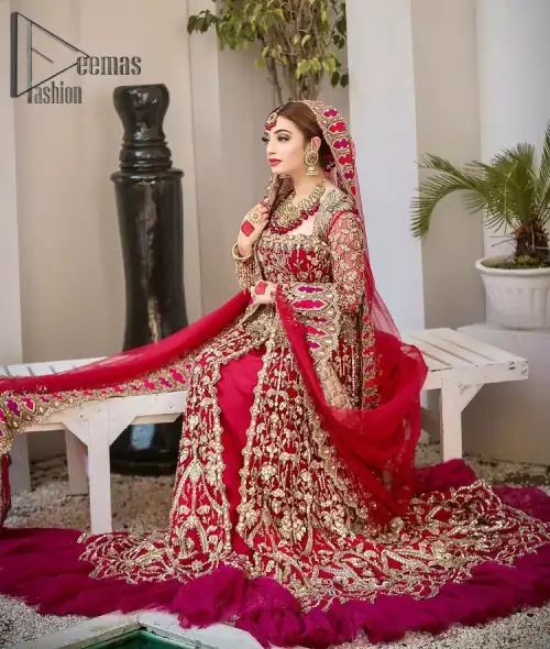Red, is the colour of love being objective for your Big day. As every bride wants to feel as fresh