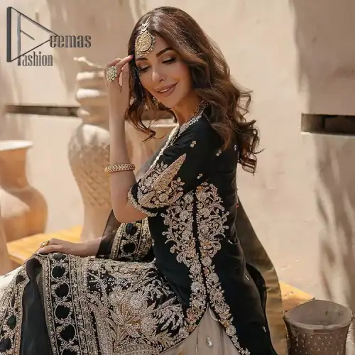 Do you want to feel like a superstar? So this stunning article is designed only for you. Just wear our