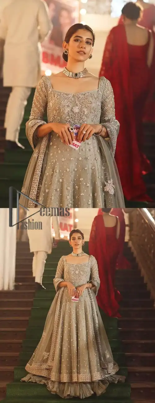 Exceptionally styled and symphonized stitching makes you gorgeous enough that it would surely make your big days remembering one. The