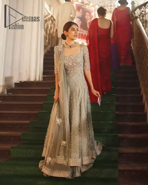 Exceptionally styled and symphonized stitching makes you gorgeous enough that it would surely make your big days remembering one. The