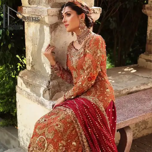 Wondering what an aesthetic bridal attire looks like? The beauty in red makes you go gaga over your look and