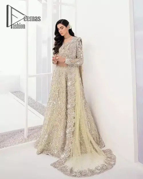 A dream come true for girls who love to play with their looks in a fashionable look. We don't even