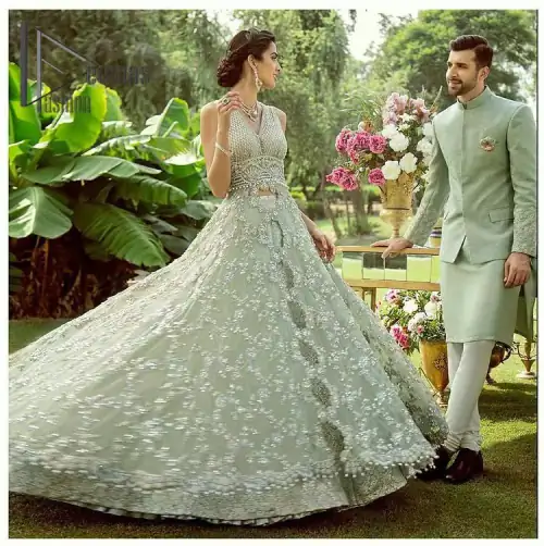 Dare to wear, Oh so bling and slaying like never before. It's an outfit of power and glam. The pistachio