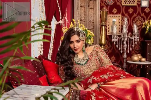 Bride love is in the air! DeemasFashion presents a red shirt rendered with golden embroidery and is enhanced with the