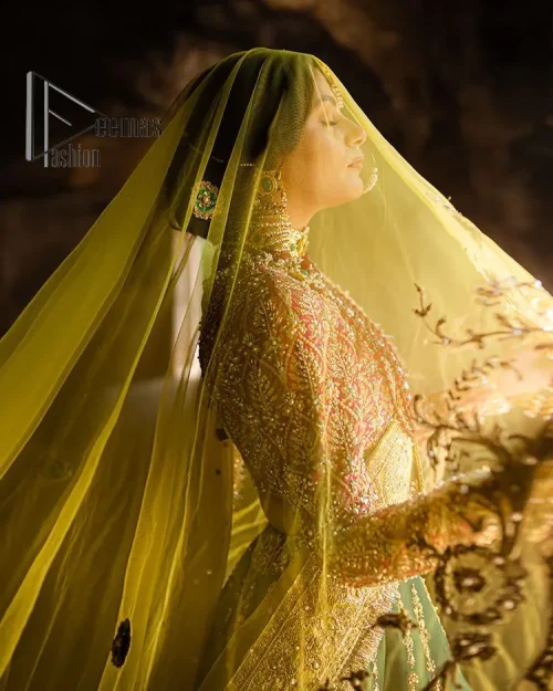 The blushing moment you found your dream mehndi outfit. This mehndi outfit is handsomely and attractively prepared in the level