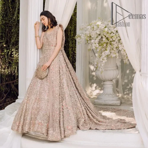 Boost your day with all about rose pink! Presenting the rose pink walima wear which begins with a heavy maxi