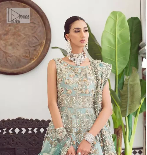 Be a fashion diva in this true modern classic Nikah outfit! The pale blue pleated maxi is handsomely adorned with