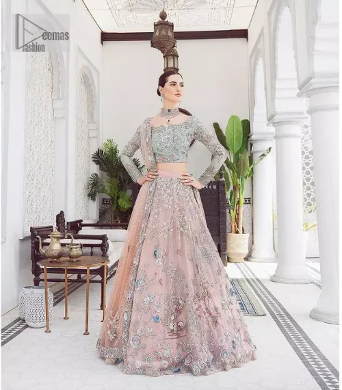 When you asked for it, we heard it. This sea green hued blouse has multiple colour embroidered details of tilla,dabka,