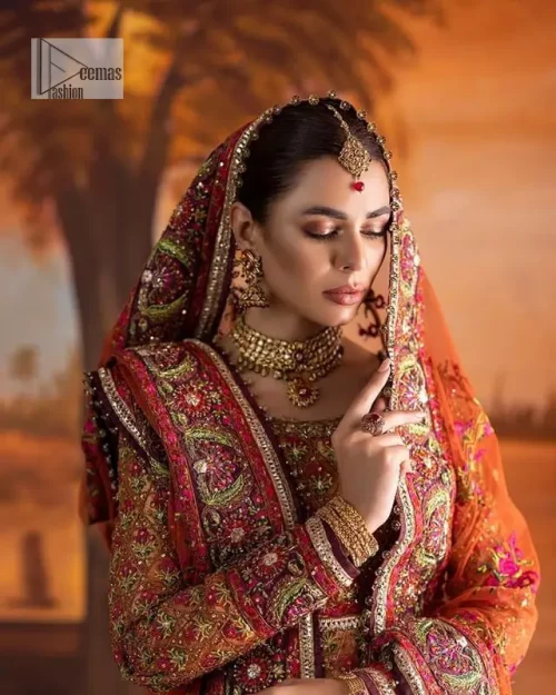 Blissful rust! This ensemble is the epitome of grace. DeemasFashion presents this beautiful mehndi outfit in rust colour to make