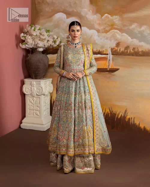 Enhance your beauty by dressing in magic. The most beautiful day of your life deserves an overall dome of embodiment,