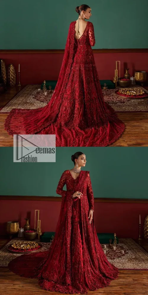 Deep red is just associated with love and romance! For a more lovely and romantic look on your big day