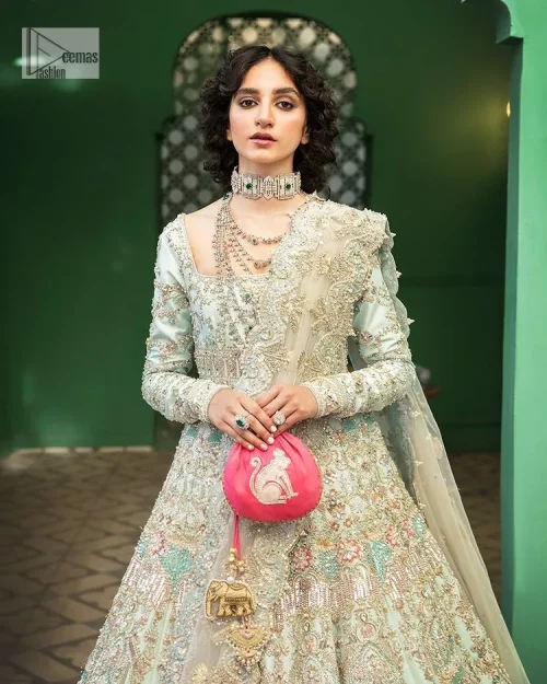 Brighten up your big day with this beautiful ensemble - Perfectly suited to the trend! DeemasFashion presents this nikah wear