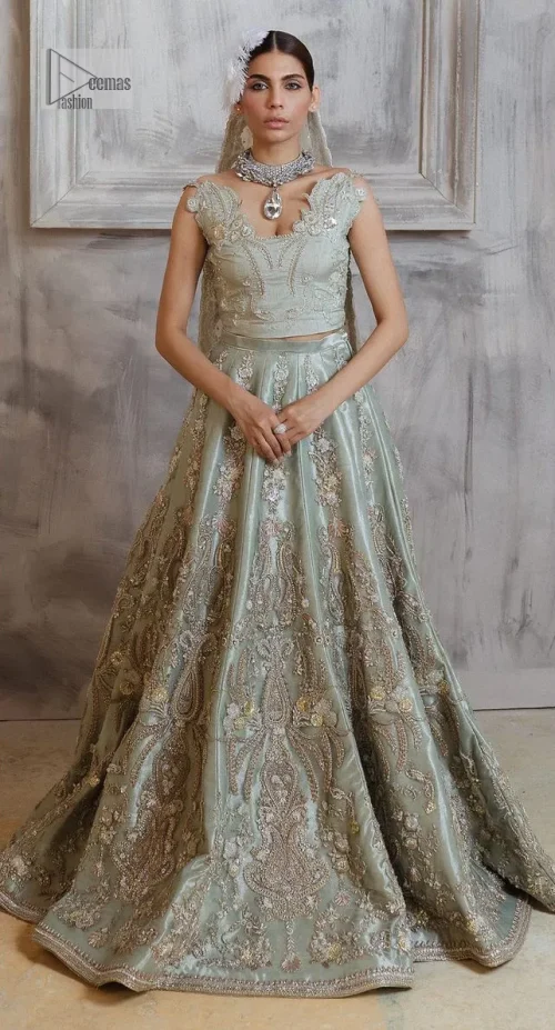 Get this ever-trending floral walima outfit.  Keep it romantic and fantastic with the DeemasFashion latest articles! The soft green blouse