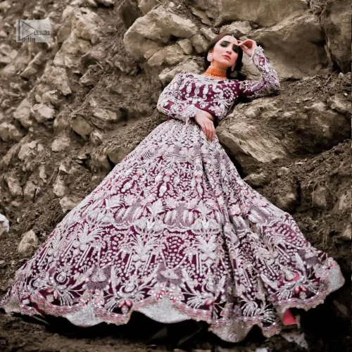 Elevate your Barat day with our exquisite reception outfit, a symbol of timeless elegance and grace. Meticulously crafted blouse with