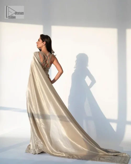 It's an aesthetic kinda mood. A silver blouse hand embellished with dabka, naqshi, cut dana, Resham, tilla, kora, sequin and