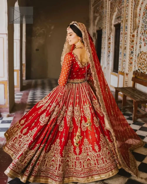 Step into your reception with confidence and poise in our exceptional reception outfit, a true embodiment of individuality. This unique