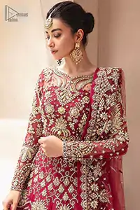 Perfect for your reception or first day, this creation promises to make you feel like the epitome of bridal elegance.